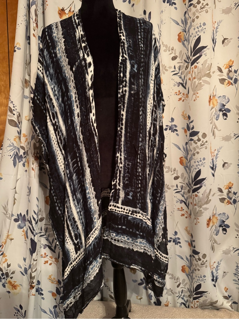 Open Front Women's Cardigan Scarf Kimono in Black and Blue B5 One Size